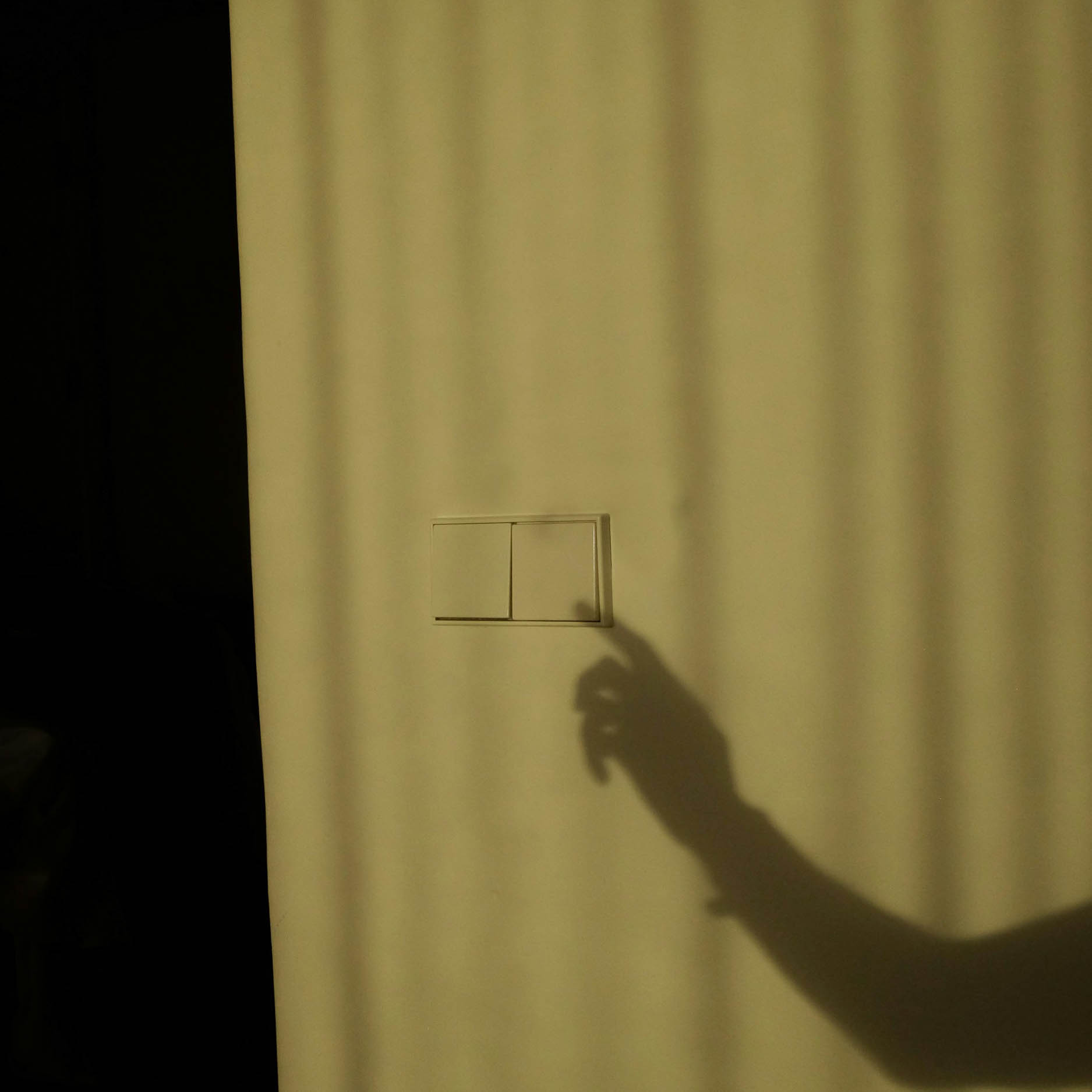 Omogočamo nemoteno delovanje stikal in tipkal skupaj z ADC aplikacijo.