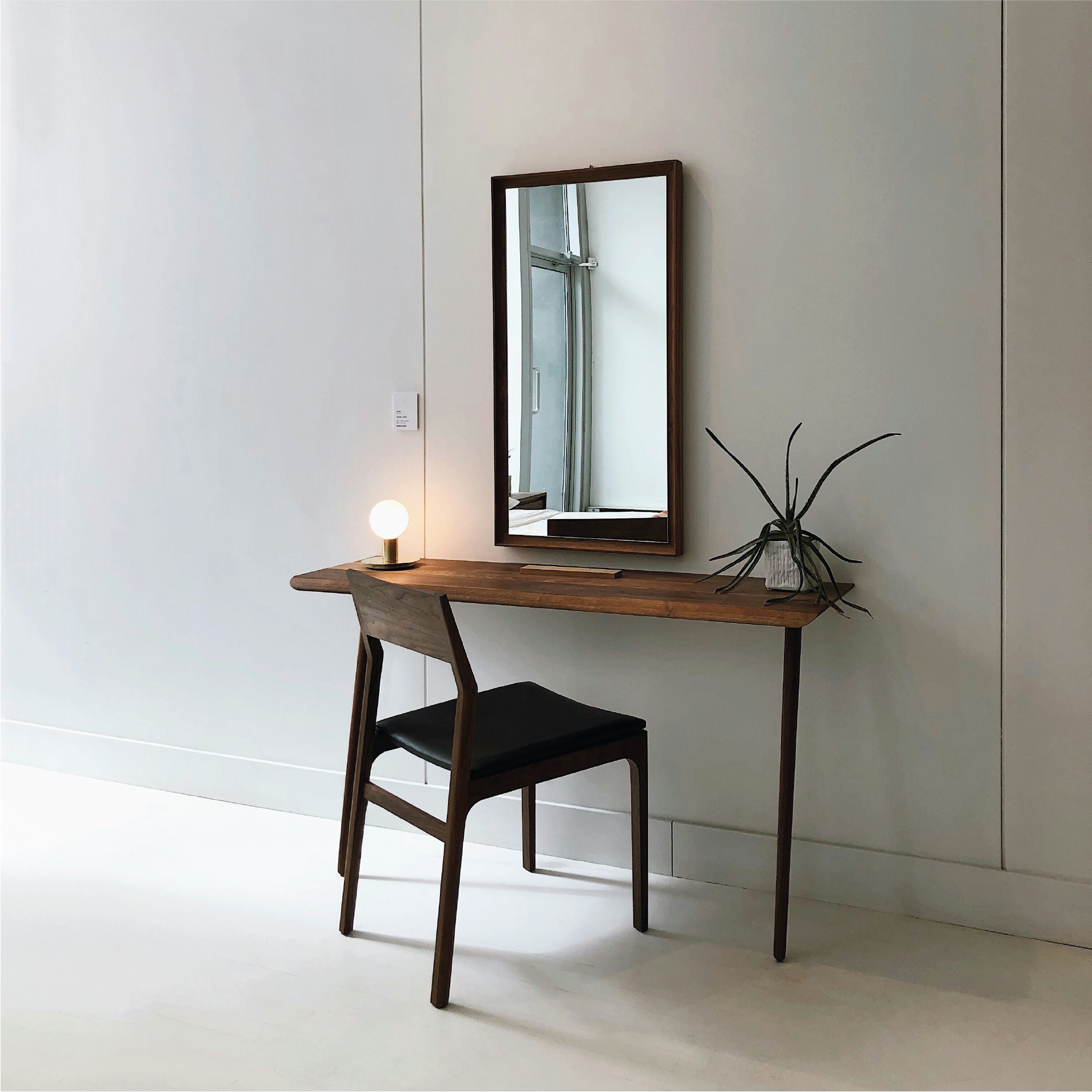 Preko aplikacije preverite, ali so vse luči izklopljene tudi ko niste doma